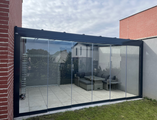 Prosklená pergola s bezrámovým zasklení